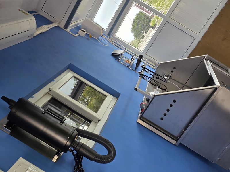 Grooming station