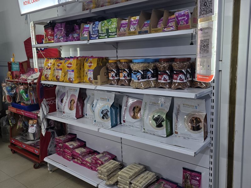 Reception and pet supplies